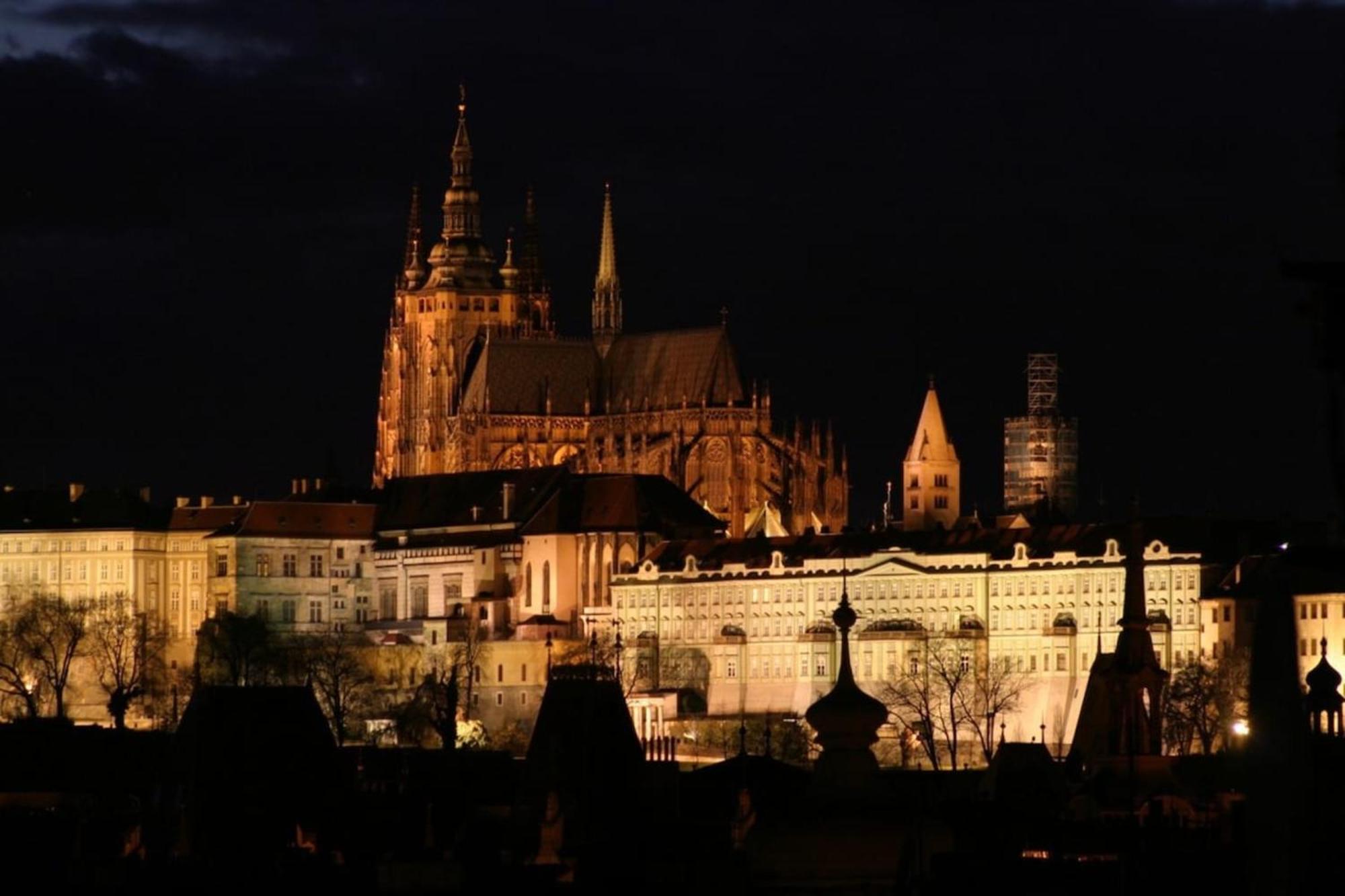 Roy 2 Bdr Apartment With Prague Castle View, Parking & Ac Exteriér fotografie