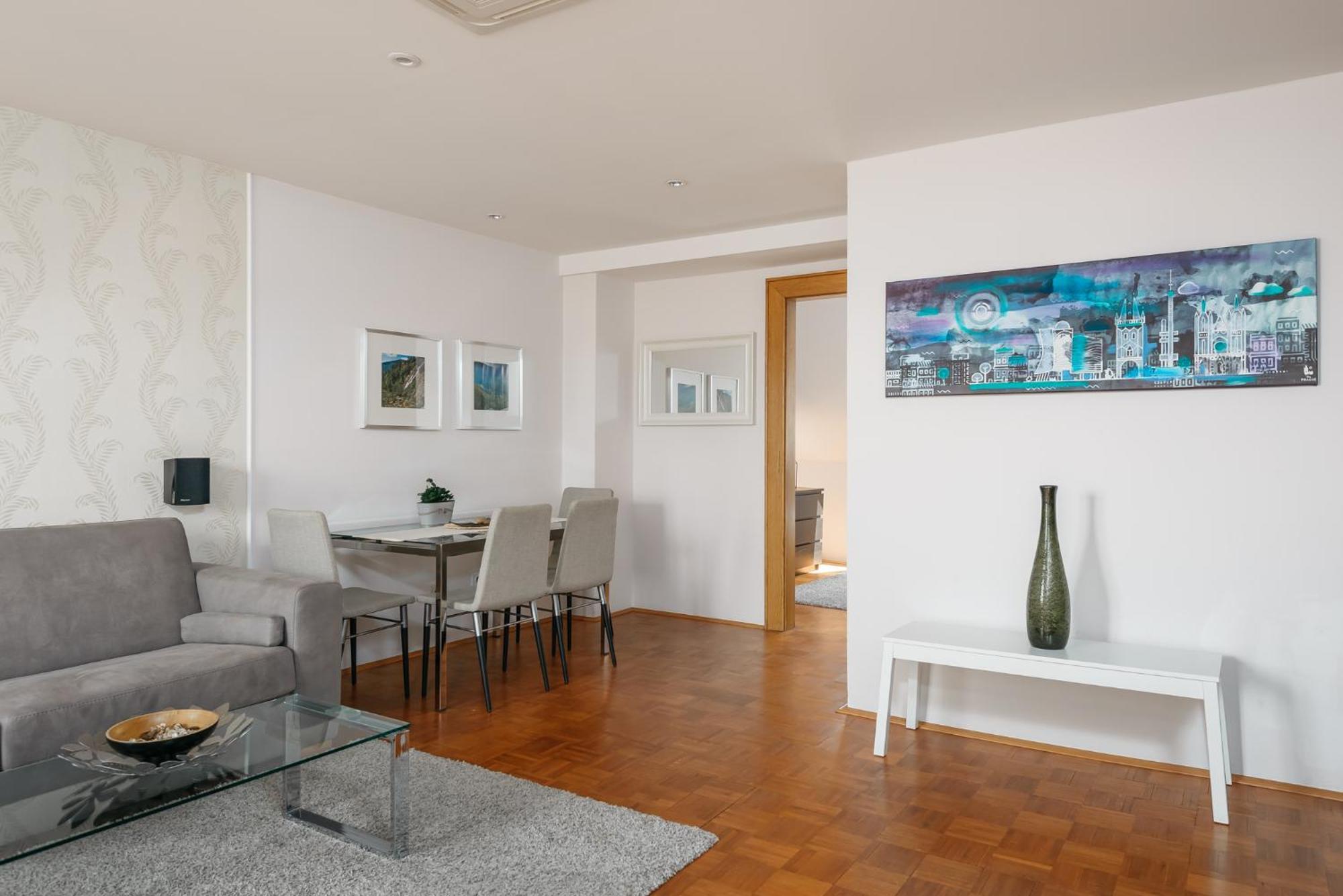 Roy 2 Bdr Apartment With Prague Castle View, Parking & Ac Exteriér fotografie
