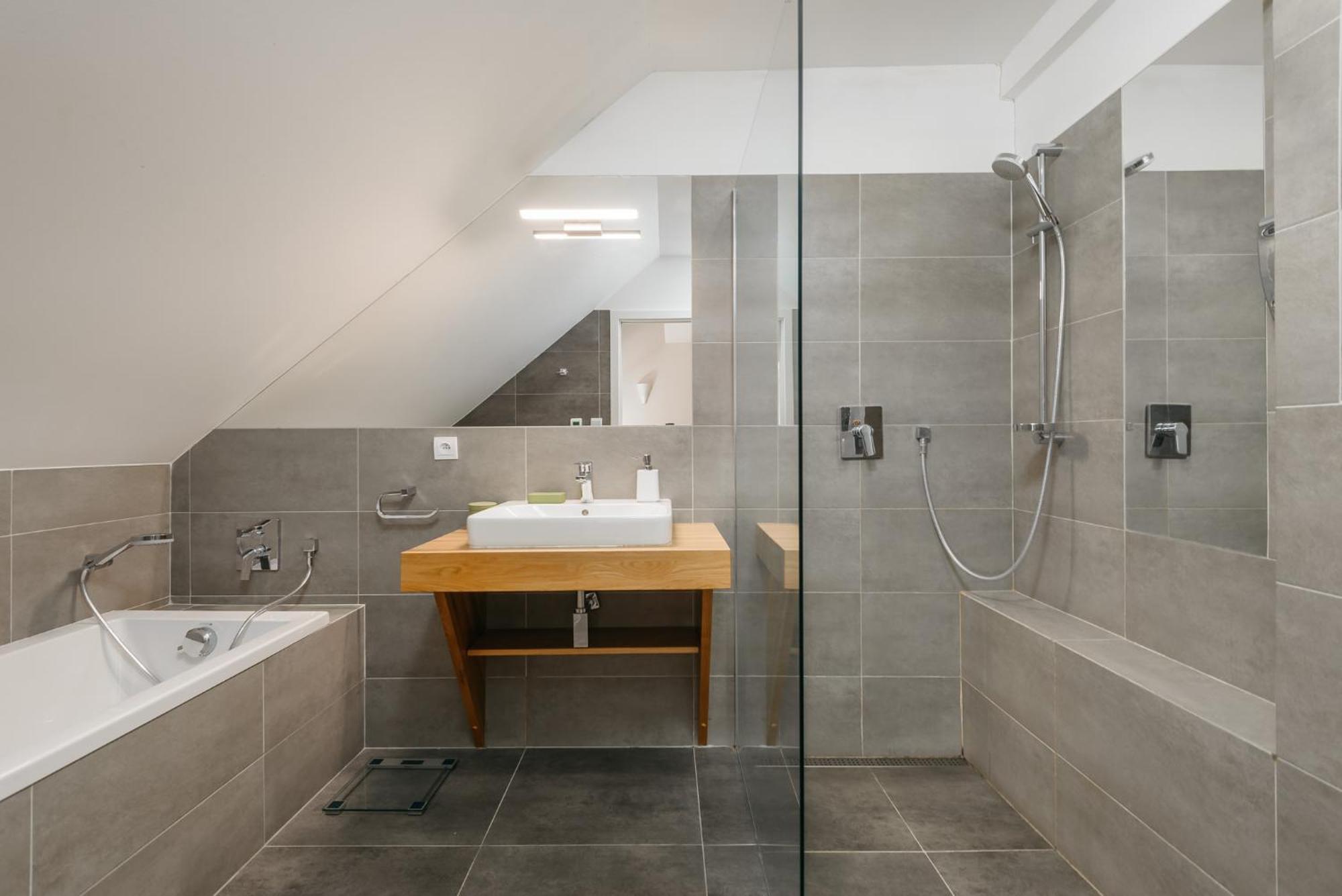 Roy 2 Bdr Apartment With Prague Castle View, Parking & Ac Exteriér fotografie