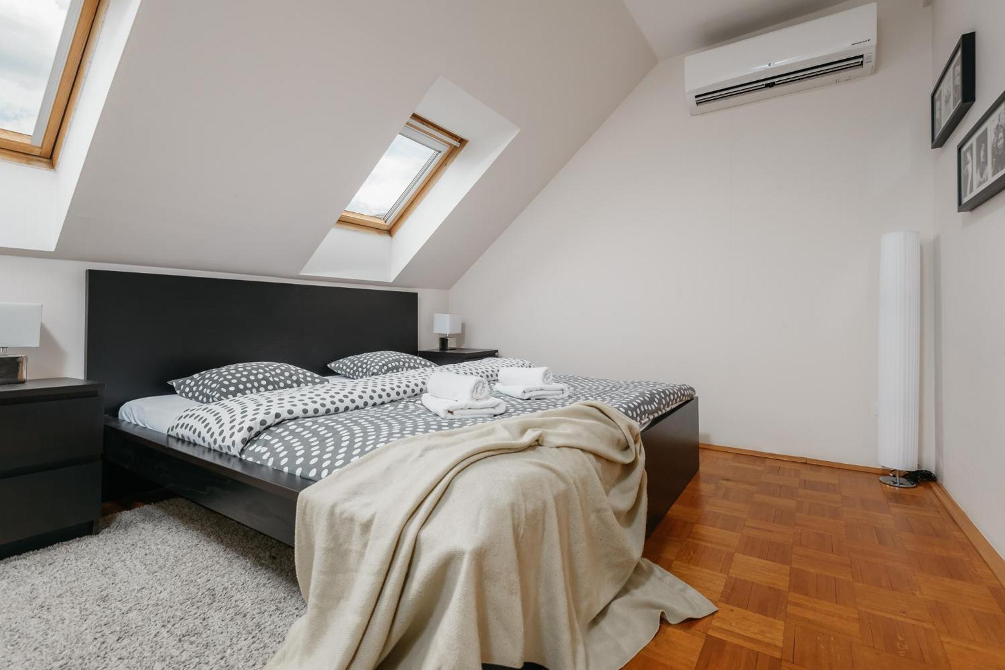Roy 2 Bdr Apartment With Prague Castle View, Parking & Ac Exteriér fotografie