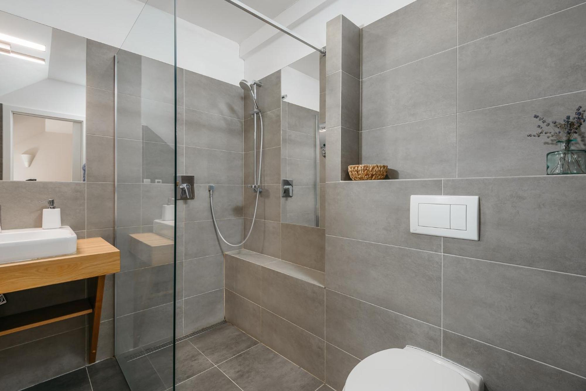 Roy 2 Bdr Apartment With Prague Castle View, Parking & Ac Exteriér fotografie