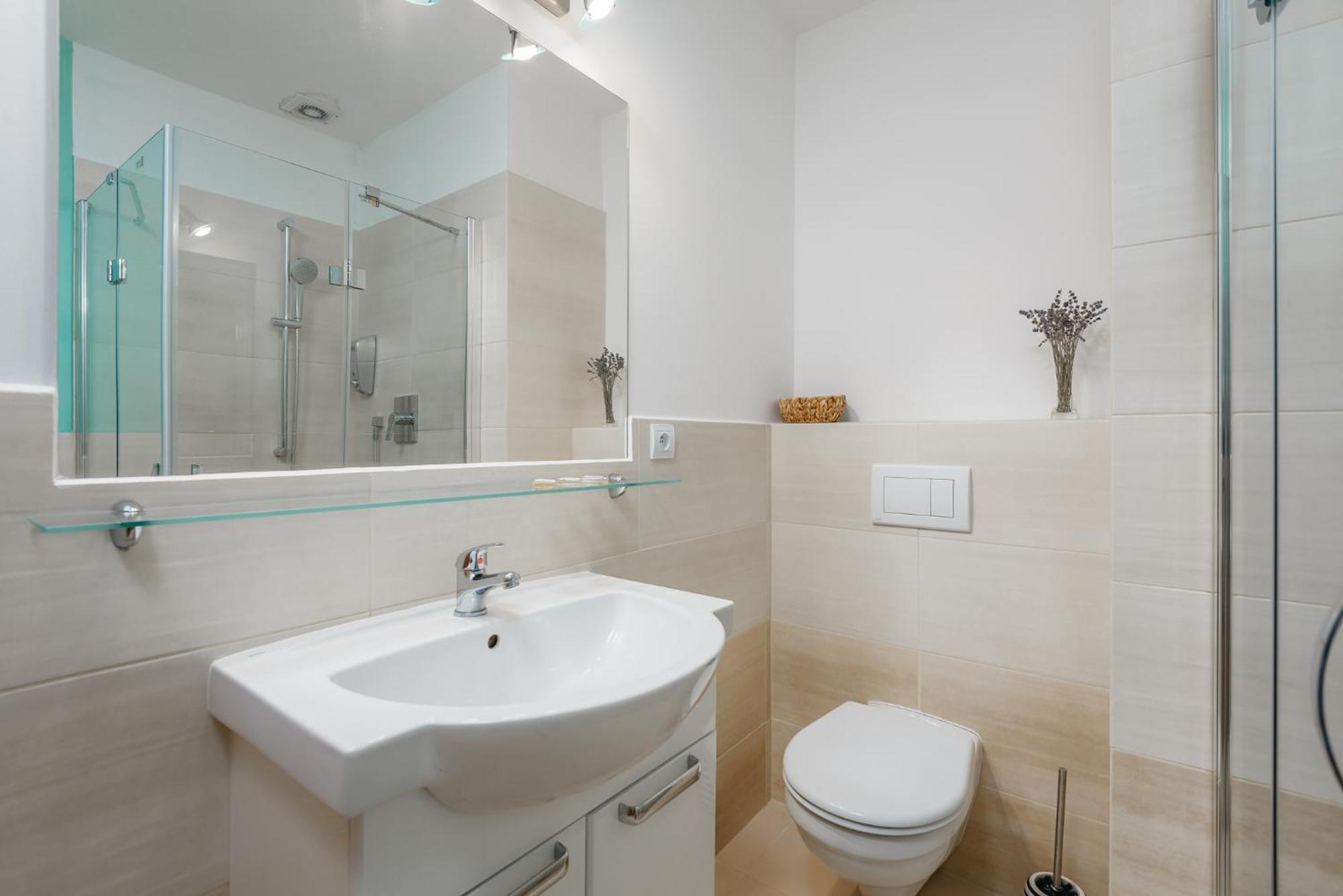 Roy 2 Bdr Apartment With Prague Castle View, Parking & Ac Exteriér fotografie